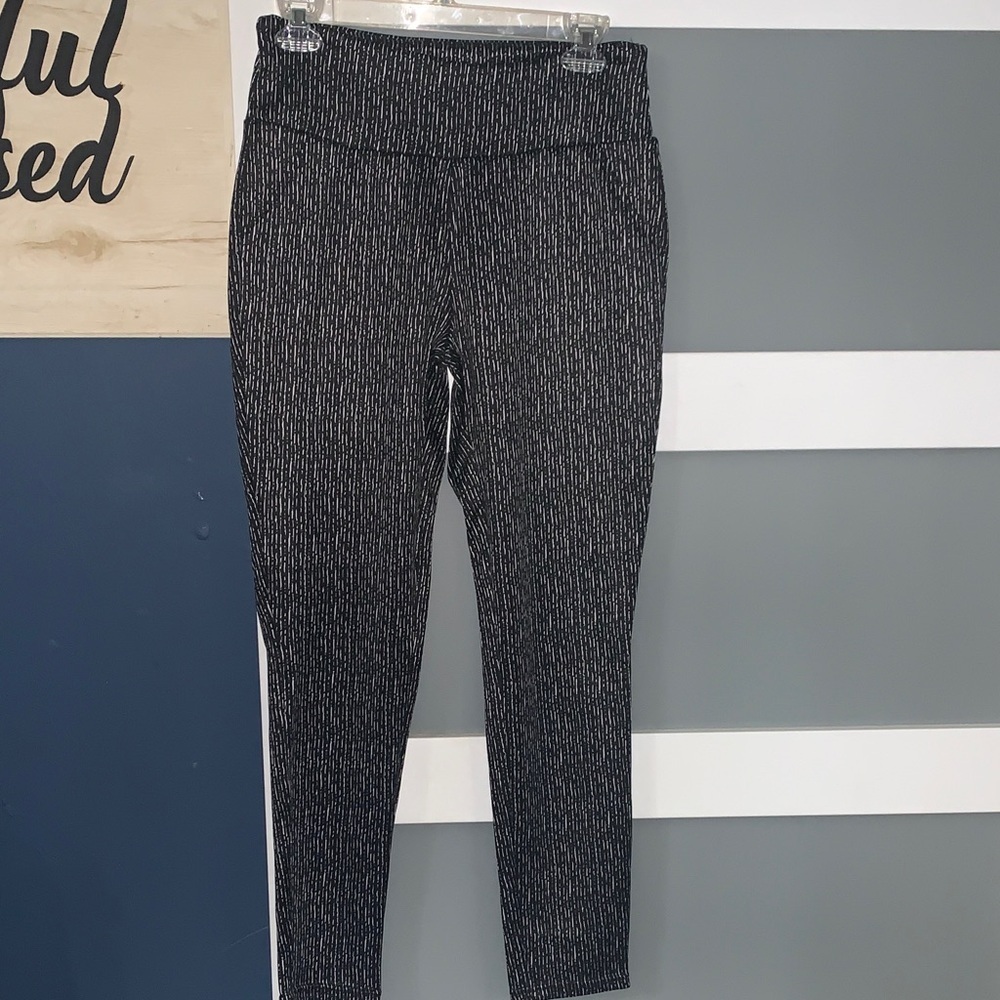 JVINI Black and White Skinny Pants